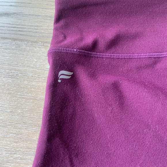 Fabletics define mid rise Capri leggings - Picture 5 of 11